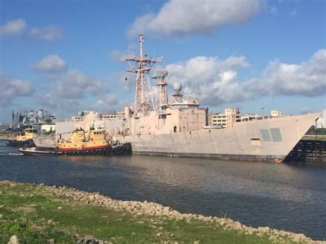 Uss Doyle Sails To The Scrapyard