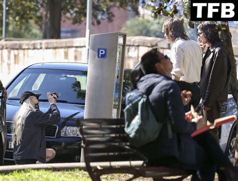 Anya Taylor-Joy Malcolm McRae Are Spotted Enjoying The Sydney Tourist ...