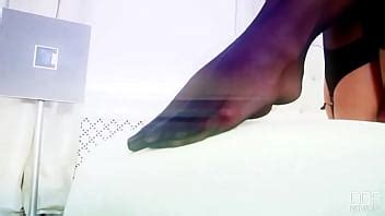 Showing Her Slinky Stems Xvideos