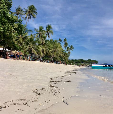 Alona Beach in Central Visayas | Expedia