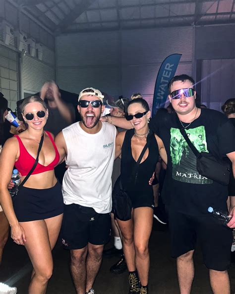 DANNI WARREN (@dansdestinations) • Instagram photos and videos