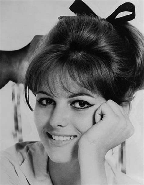 Звезда культового фильма Федерико Феллини «8 ½ » Клаудия Кардинале ...