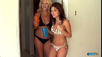 Une Brune Avec Un Gros Cul Et Un Tatouage Se Fait P N Trer La Chatte Xvideos