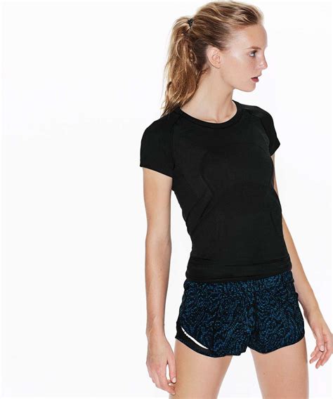 Lululemon Hotty Hot Short II 2 5 Pulse Capri Black Black Lulu Fanatics