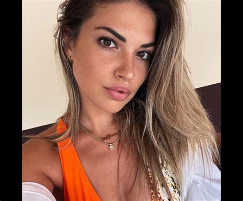 8 Hot Sexy Tiffany Gounin Bikini Pics