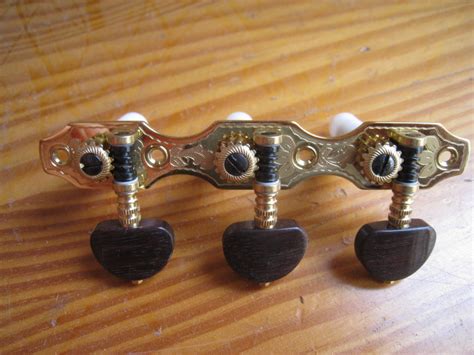 Tuners | Great Guitars of the Past