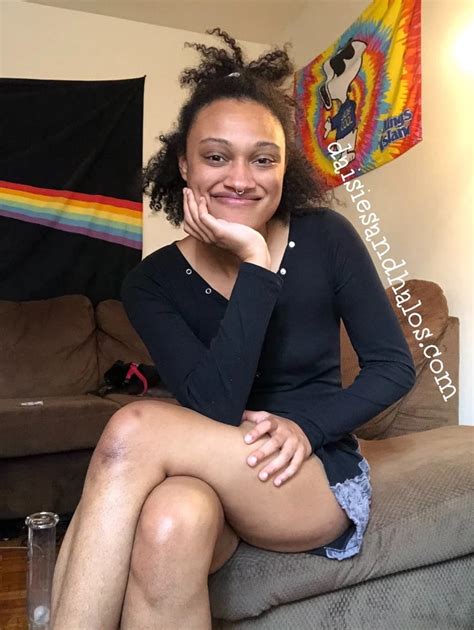 Daisiesandhalos Nude Pics XHamster