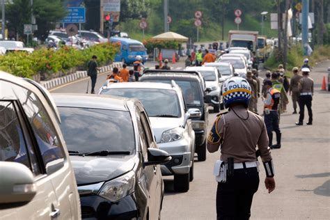 Hindari One Way Dan Contraflow Ini Jalur Alternatif Ke Cirebon Dan