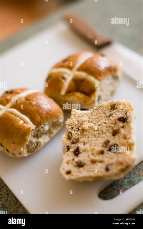 Hot Cross Buns Girl Hi Res Stock Photography And Images Alamy