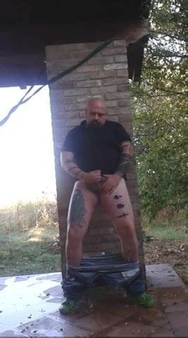 Bear Stoke In His Yard Gay Porn XHamster