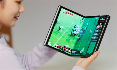 Samsung set to unveil rollable smartphone with flexible display in 2025