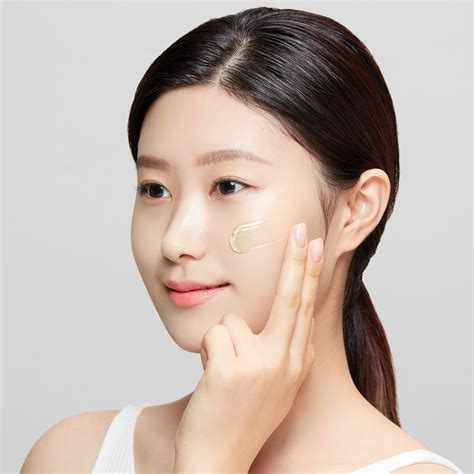 Многофункциональный гель против акне с кислотами и центеллой Some By Mi ...