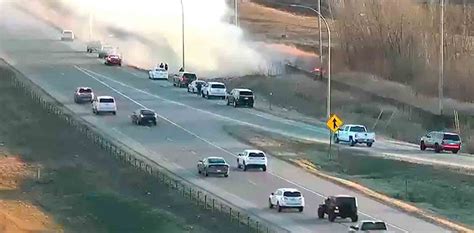 Dramatic Video Hot Air Balloon Hits High Voltage Line and Catches Fire Trânsito e metrô