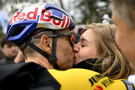 Wout Van Aert Verlaat De Tour Om Bij Hoogzwangere Vrouw Te Zijn