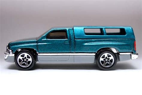ホットウィールDODGE RAM TRUCKワゴンのレビュー素人のメッキ部加工はダメゼッタイ Hot Wheels 情報まとめ ホットウィール にわかマニア