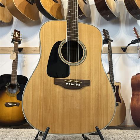 Takamine Gd Nat Lefty Dreadnought Acoustic Guitar