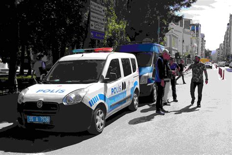 Samsunda Hafif Ticari Ara Polis Ve Zab Ta Ara Lar Na Arpt Asay