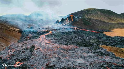 Active Volcano Tour And Blue Lagoon With Admission From Reykjavík