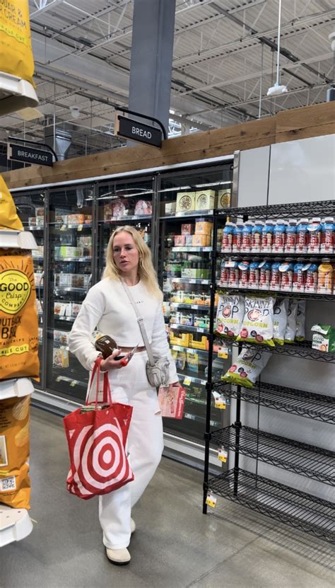 Bimbo Blonde Milf With Hard Vpl Looks Right At Camera Oc Forum