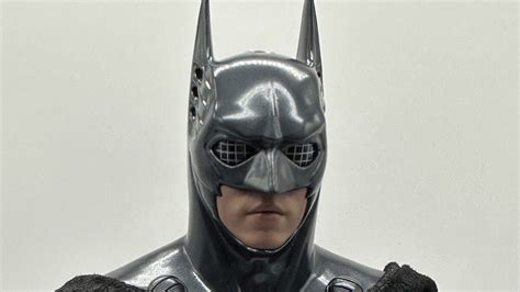 Batman Forever Hot Toys Figures Vividly Bring Batman And Robin Back To The S Fandom