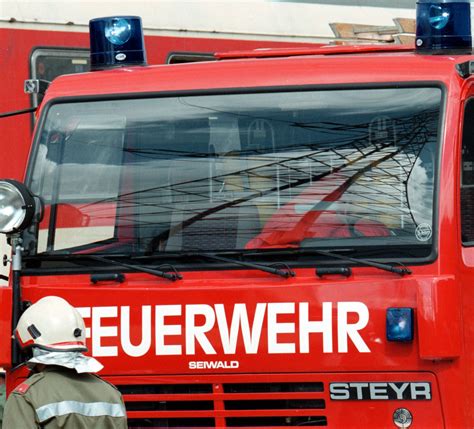 Axams Feuerwehrmann stürzte bei Löscharbeiten rund sieben Meter ab