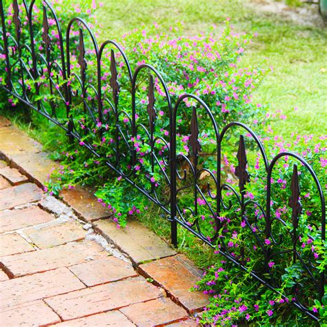 Budget-Friendly Fencing Materials From Lowe’s For A Quick Yard Refresh 6
