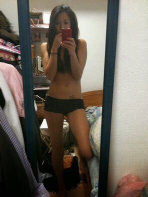 Girl Next Door Posing Nude Porn Pic