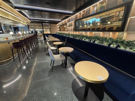 Wow: Our First Look Inside the Chase Sapphire Lounge in San Diego