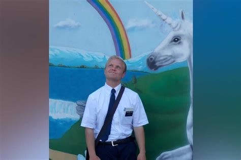 Ragazzo mormone fa coming out la risposta del padre è perfetta VIDEO Gay it