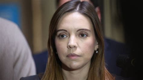 Camila Flores Emplaza Al Gobierno Por Fallecimiento De Carabinero