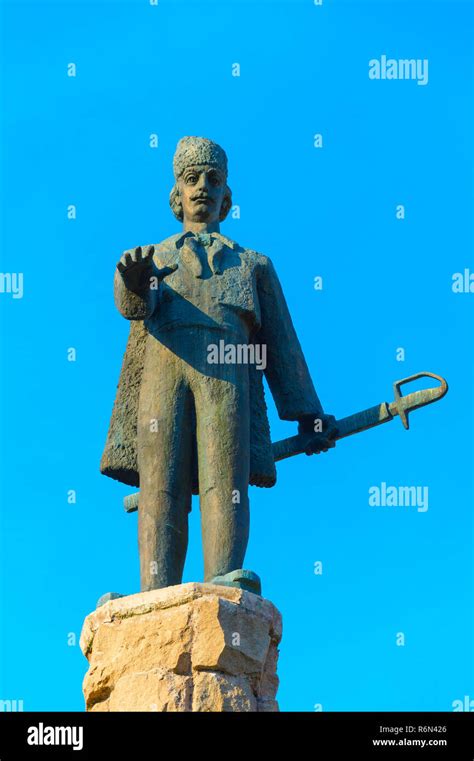Avram Iancu Monument Cluj Napoca Stock Photo Alamy