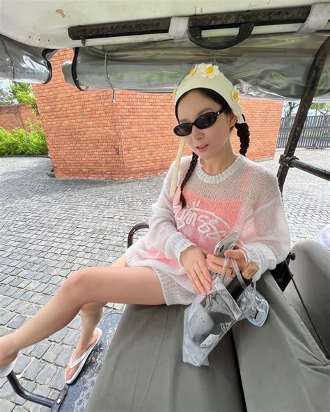 Ngo I Bikini Y L Th Con G I Ch U Hay Mang I Bi N C Nh Th T Xinh