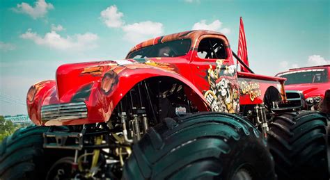100 Monster Truck Wallpapers