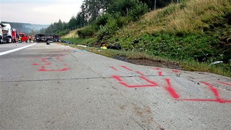 Vier Motorradfahrer Sterben Bei Unfall Auf A