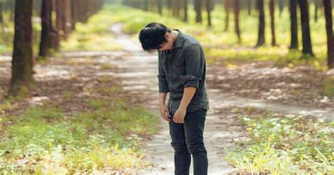 GUY GAMBLED AWAY HIS SAVINGS THEN LOST HIS JOB, NOW JOBLESS & BROKE ...