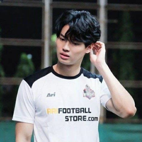 Pin By Joshua Catigan On Win Metawin Cute Gay Couples Football Cute Gay