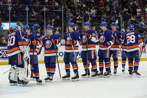 Hudson Fasching provides initial seamless fit on Islanders’ 4th line
