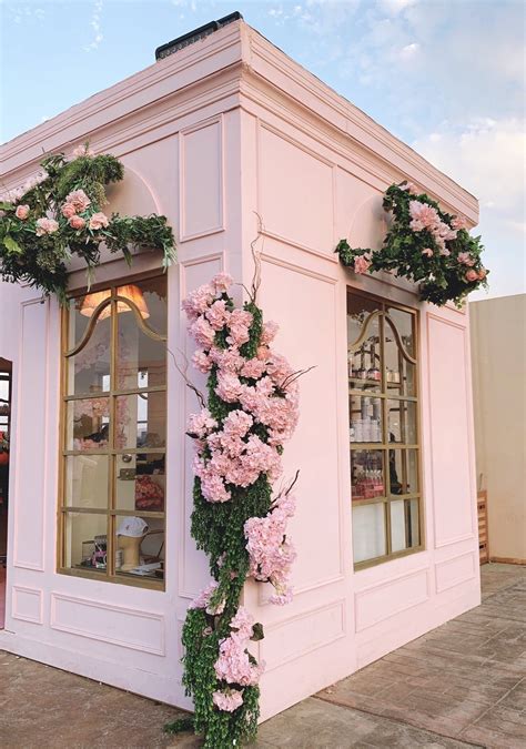 Pin De Amal Perry Em Amal Project Fachadas De Lojas Decoração Salão