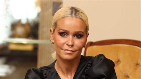 aurea sofreu bullying na escola nao  sentia muito confortavel