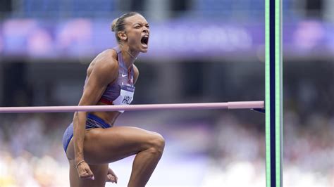 paris olympics team usas anna hall doesnt medal  heptathlon