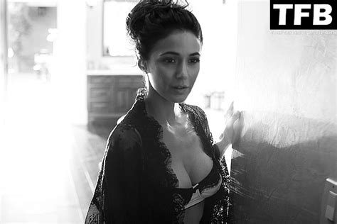 Emmanuelle Chriqui Sexy Nude Collection Part Photos