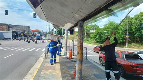 Prefeitura realiza revitalização das plataformas de ônibus na zona