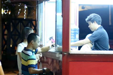 Hot girl Hari được bạn trai Tiến Đạt chăm sóc chu đáo Đời sống Sao ZNEWS VN