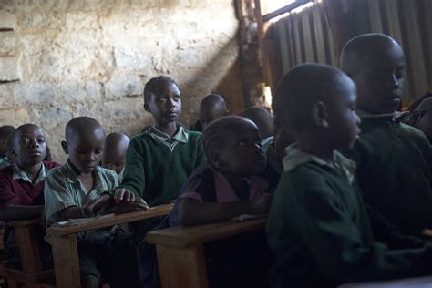 Zuckerberg-Backed Startup Seeks to Shake Up African Education - WSJ