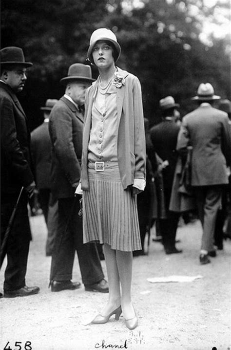 Fabulous Vintage Photographs That Show The Amazing Womens Street