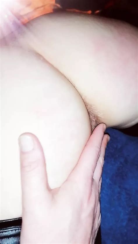 Calda Milf Amatoriale Bagnata Viene Sculacciata Vol XHamster