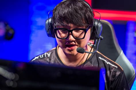 Profit joins Team ROCCAT for the 2018 Spring Split