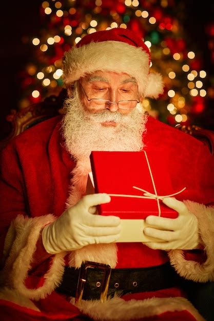 Premium Photo Vertical Portrait Of Bearded Traditional Santa Claus