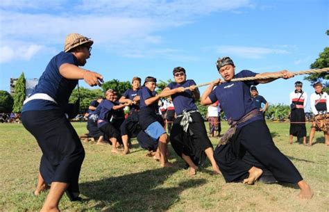 ide lomba  agustusan  unik  lucu  usia