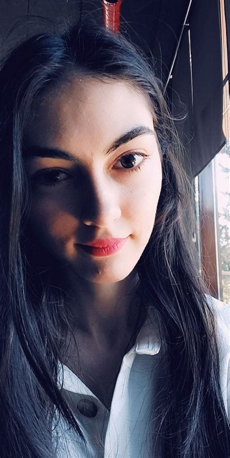 Fizza Gasimzada Medium
